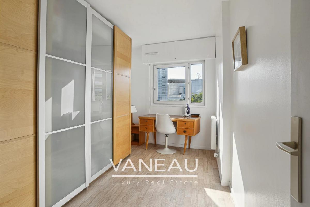 Appartement moderne en étage élevé avec balcon et 3 chambres