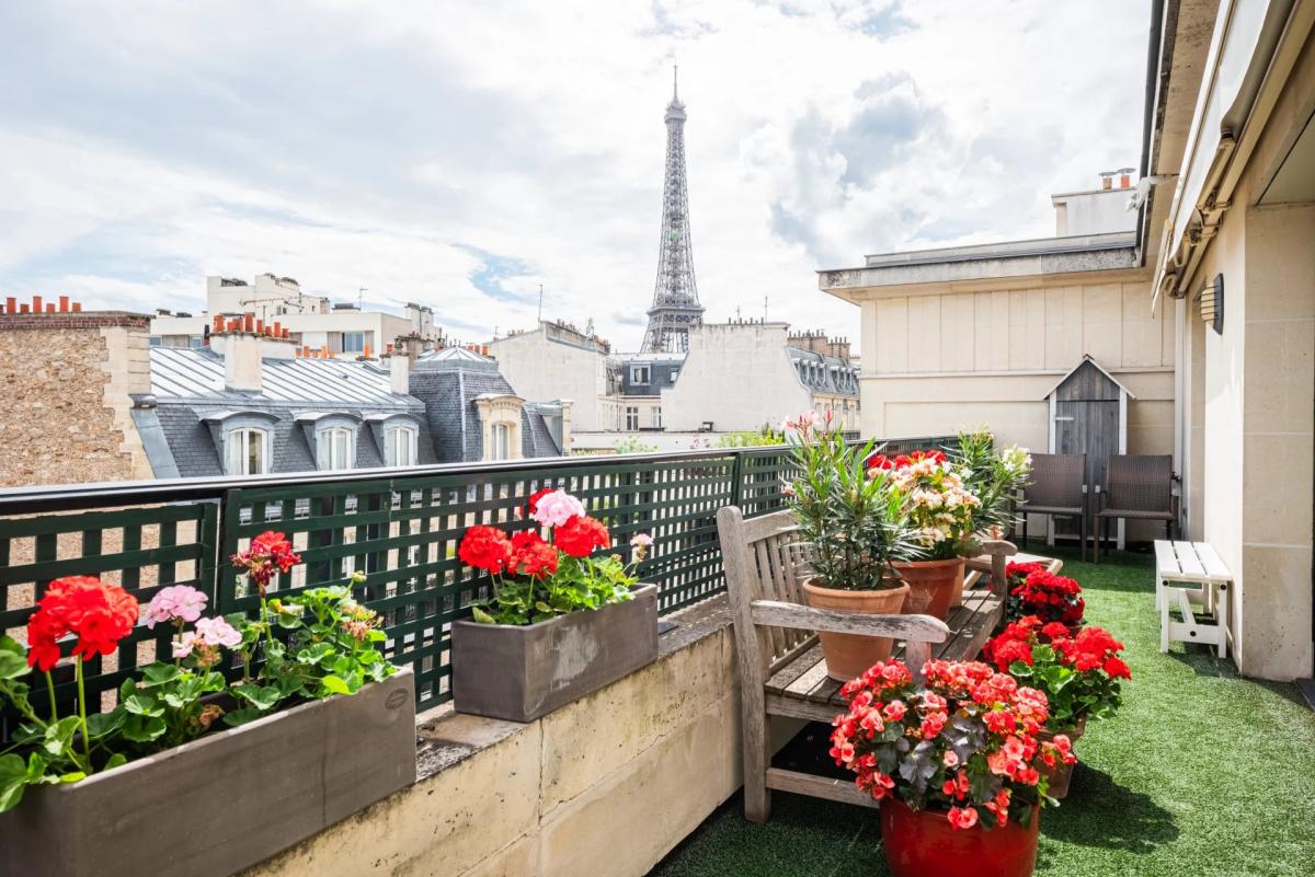 Dernier étage avec Terrasse vue Tour Eiffel