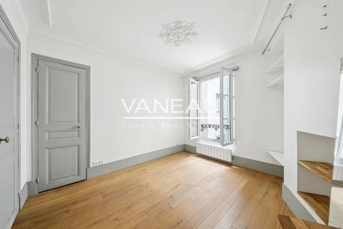 PARIS XVIIIe - Village Ramey - Bel appartement de 2 pièces  -