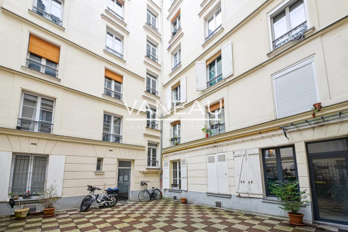 PARIS XVIIIe - Village Ramey - Bel appartement de 2 pièces  -