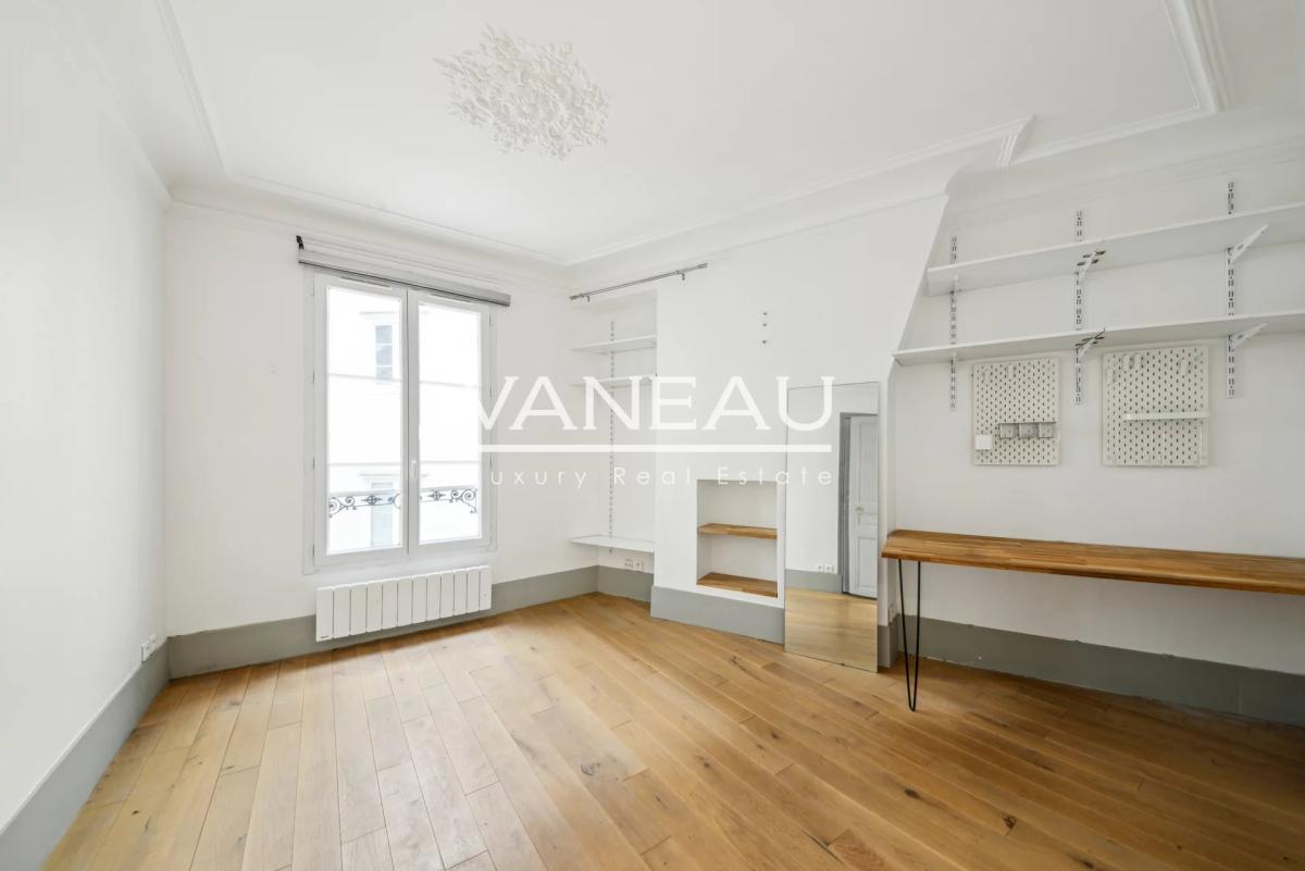 PARIS XVIIIe - Village Ramey - Bel appartement de 2 pièces  -