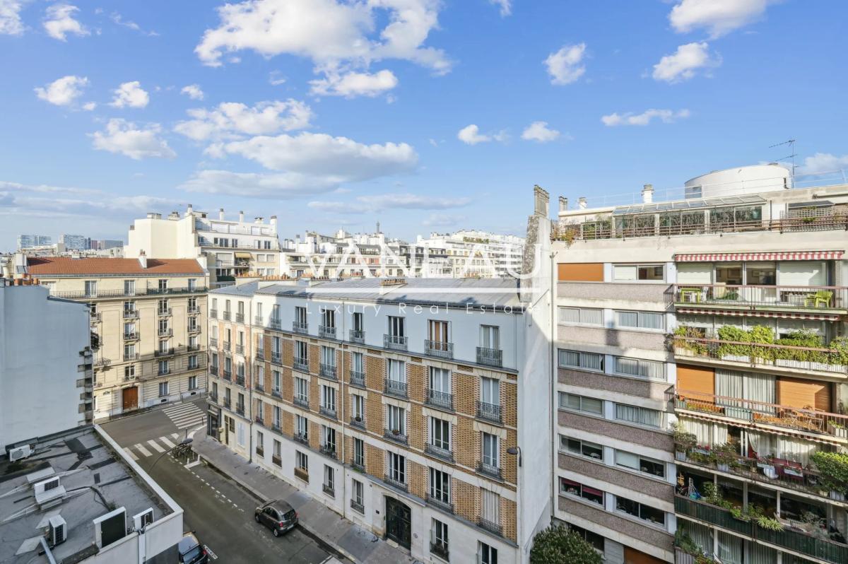 PARIS XVème  - SAINT-LAMBERT - Bel appartement familial en étage