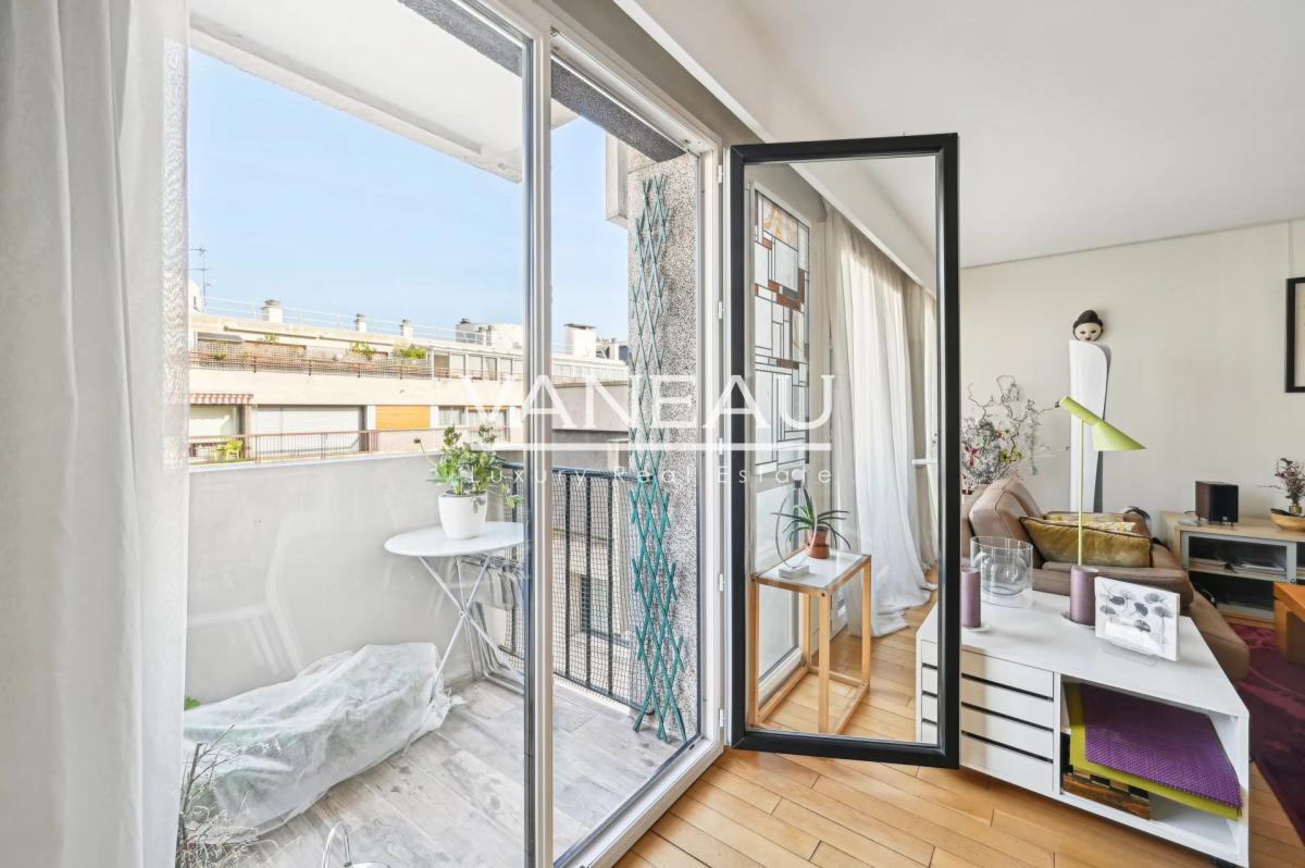 PARIS XVème  - SAINT-LAMBERT - Bel appartement familial en étage