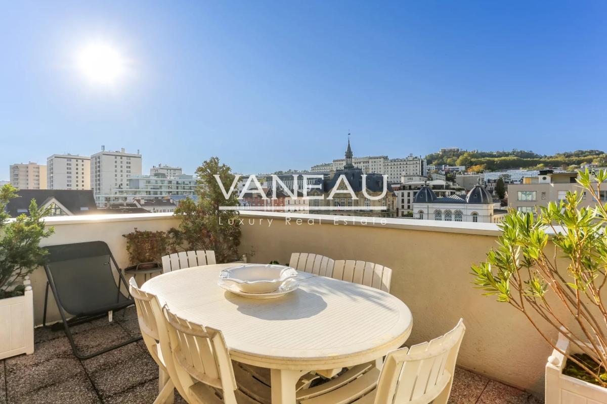 Magnifique appartement avec terrasse au dernier étage !