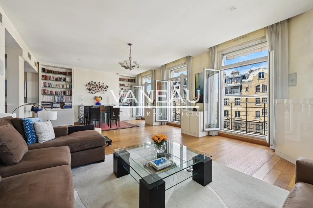 Paris XVIe - rue de Longchamp - Flandrin. Superbe appartement en