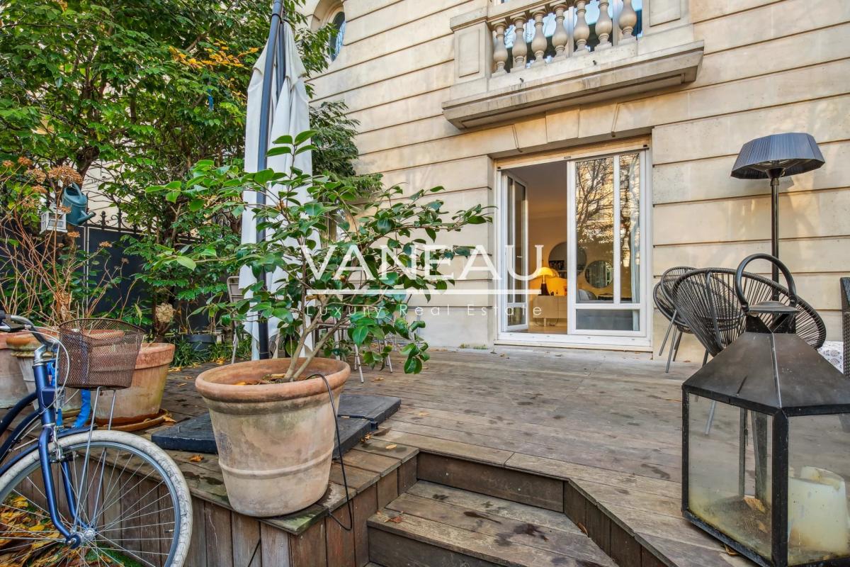 Paris XVIe - Georges Mandel Duplex familial avec jardin privatif