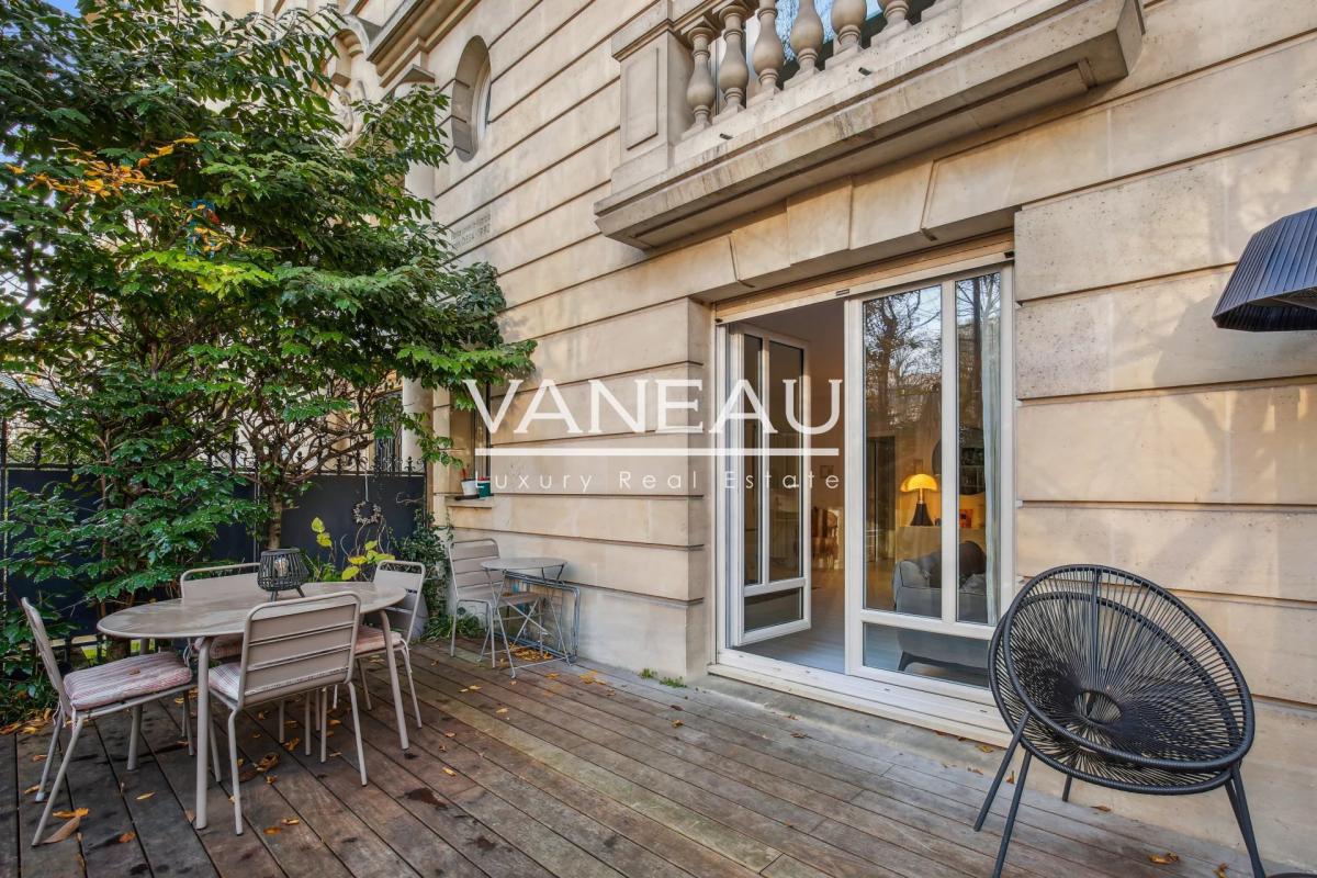 Paris XVIe - Georges Mandel Duplex familial avec jardin privatif