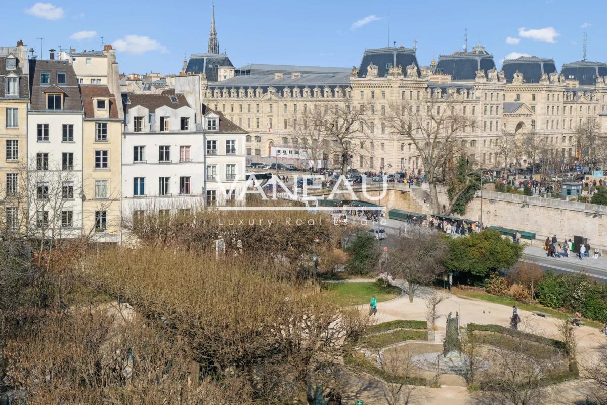 Paris Ve - Pied à terre - Notre Dame !