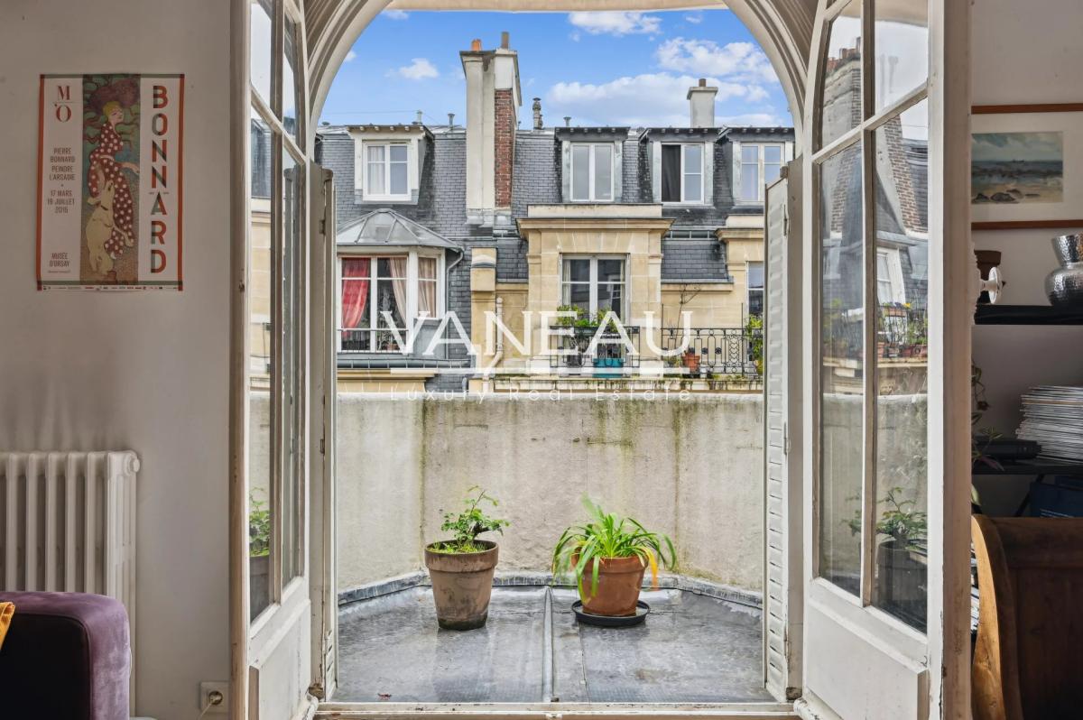 Paris XVe - Bir Hakeim/Dupleix - Appartement en étage élevé avec