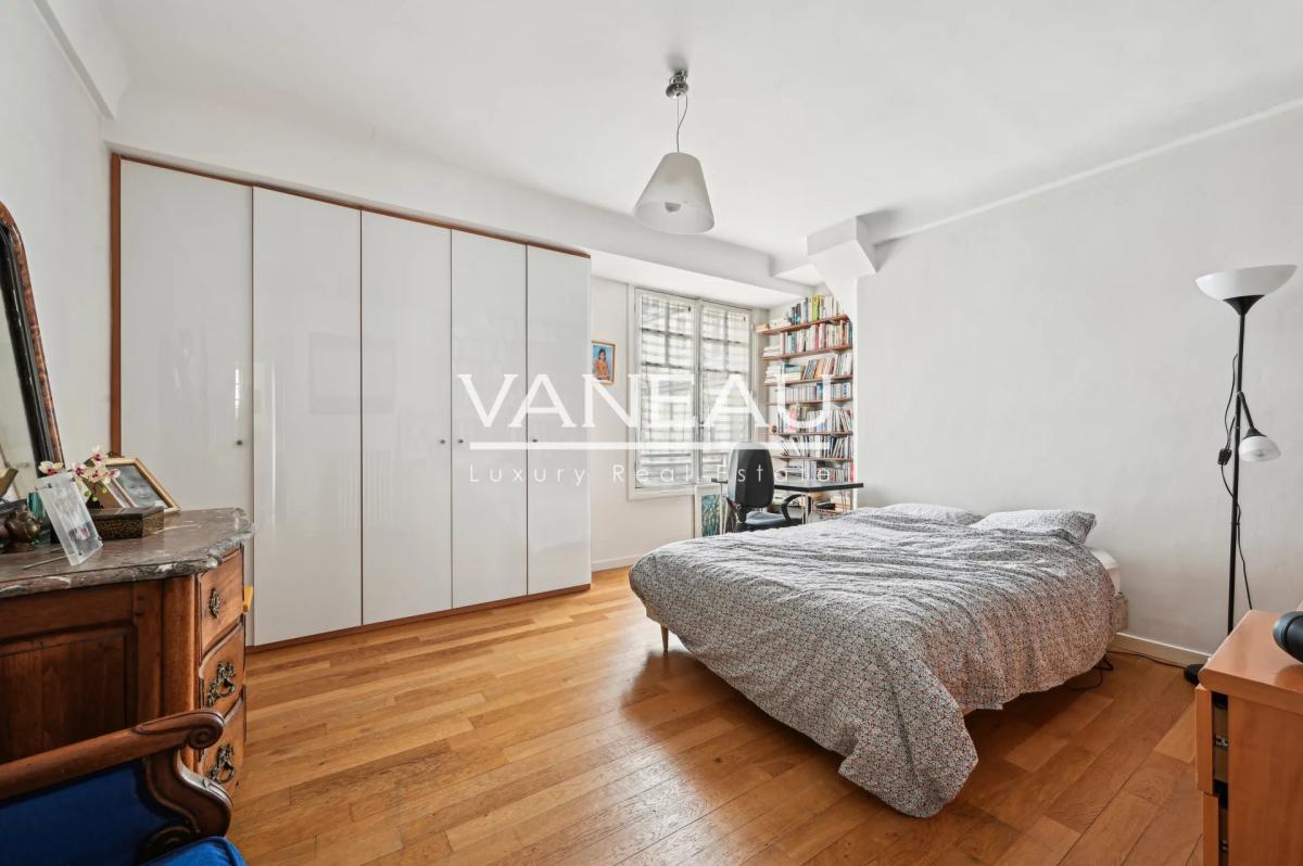 Paris XVe - Bir Hakeim/Dupleix - Appartement en étage élevé avec