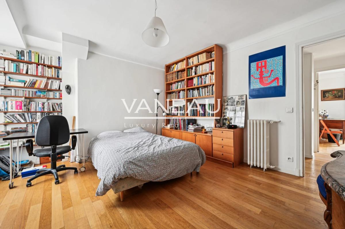 Paris XVe - Bir Hakeim/Dupleix - Appartement en étage élevé avec