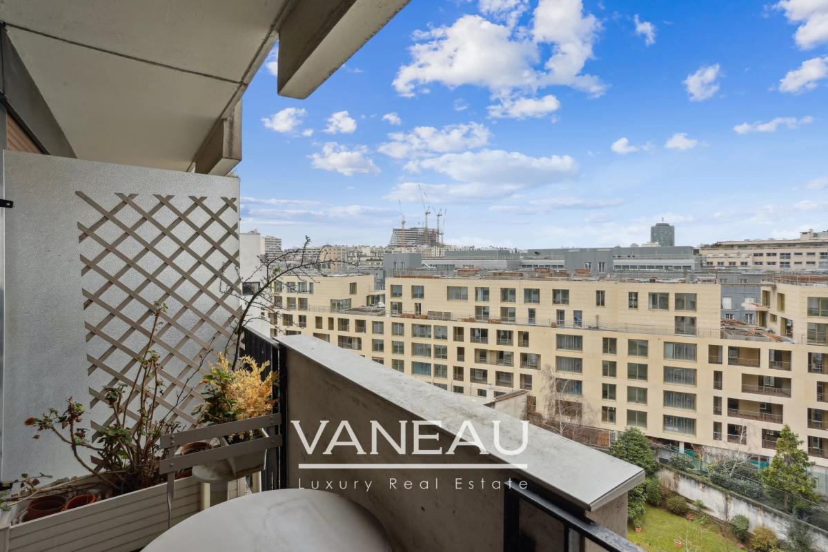 Studio avec balcon et vue dégagée