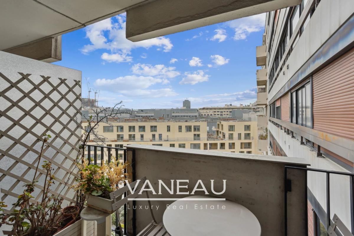 Studio avec balcon et vue dégagée