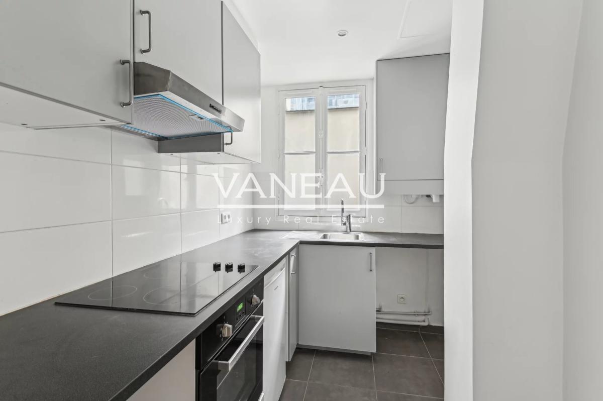 Paris Xe - Charmant appartement de trois pièces clef en main -