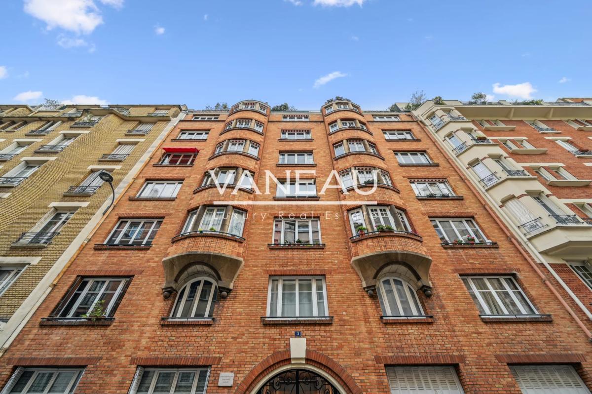 Paris XV - Boucicaut - Convention : Appartement trois pièces en 