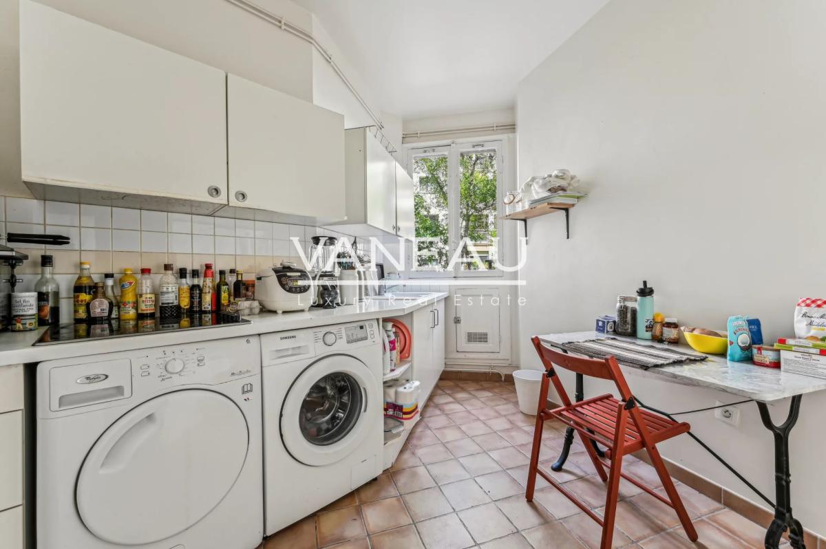 Paris XVe - Blomet / Convention - Appartement trois pièces dans 