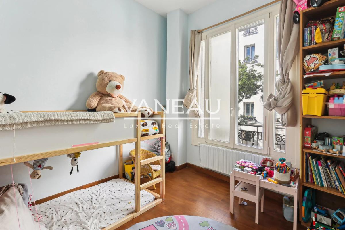 Paris XVIe - Auteuil sud - Maison familiale avec 6 chambres et R